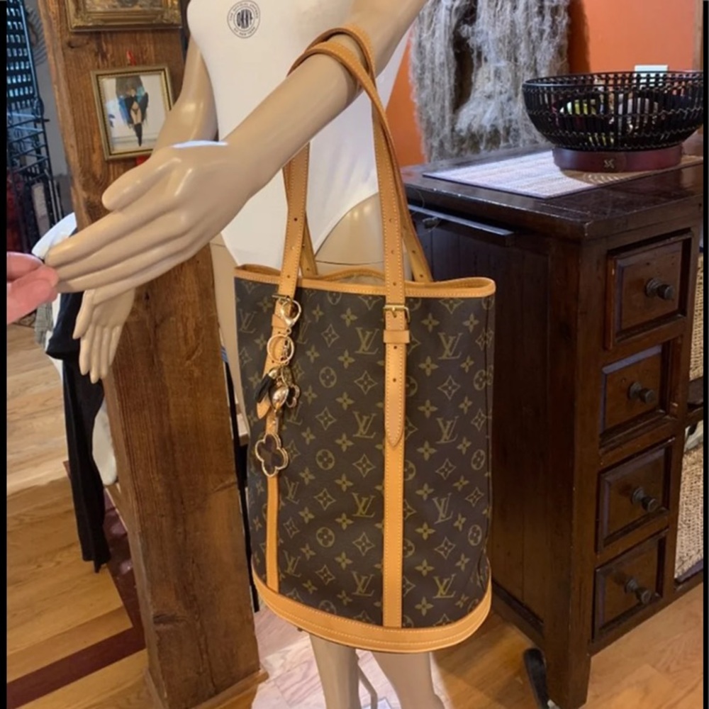 ❌SOLD OUT❌AUTH LV BUCKET GM ICONIC TRENDY EUC✳️ - Picture 4 of 11